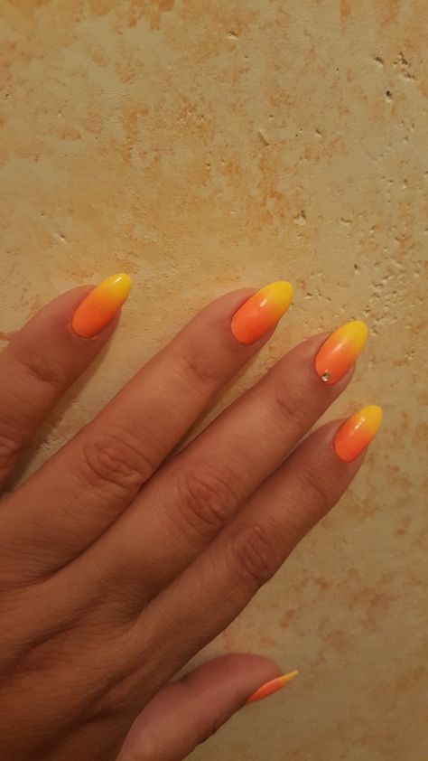 Ombre nails summer tropical orange and yellow Orange And Yellow Ombre Nails, Yellow Orange Ombre Nails, Mum Nails, Cherry Blossom Nails Art, Blossom Nails, Orange Ombre Nails, Cherry Blossom Nails, Tropical Orange, Yellow Nails Design