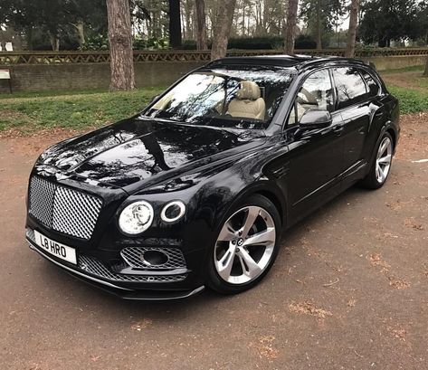 Bentley Bentayga Bentley Jeep, Bentley Truck, Bentley Auto, Black Bentley, Bentley Suv, Bentley Bentayga, Jaguar Cars, Best Suv, New Luxury Cars