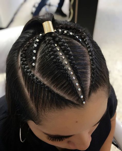  𝓙𝓮𝓯𝓻𝔂 𝓶𝓸𝓻𝓮𝓷𝓸  on Instagram: “⬅️😍⬅️ slide so you know more 🤩🤩 @jefry.moreno06 . . . #cali #peinado #trenza #cabello #hair #beauty #style #moda #tendencia #glam #glamour…” Half Up Braids Hairstyles, Cool Hair Designs, Kadeřnické Trendy, Hair Braid Videos, Cool Braid Hairstyles, Cool Braids, Hair Ponytail Styles, Natural Hair Braids, Hair Stylist Life