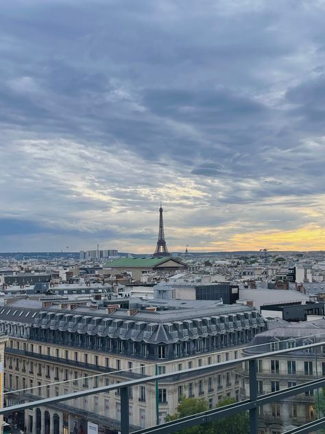 Paris Galleries Lafayette, Galeries Lafayette Paris Rooftop, Gallerie Lafayette Paris, Galleries Lafayette Paris Rooftop, Stockholm Girl, Pretty Scenery, Lafayette Paris, Paris Rooftops, Itinerary Ideas