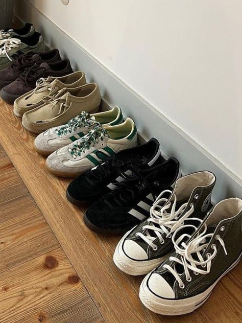 Shoe Rotation Girl, Shoe Rotation Aesthetic, Shoe Rotation, Pumped Up Kicks, Street Fashion Men Streetwear, Adidas Girl, Shoe Inspo, Aesthetic Shoes, Swag Shoes