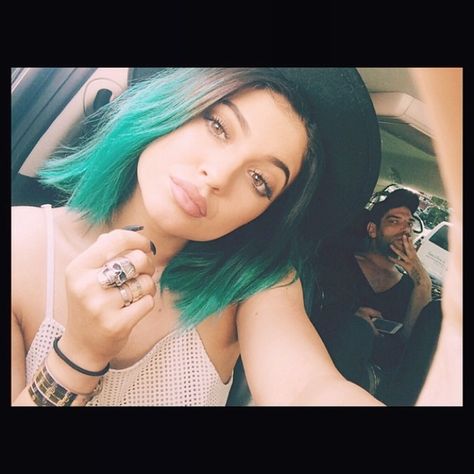 Kylie Jenner 2014, Kylie Jenner Modeling, Tumblr Girly Aesthetic 2013, Kylie Jenner Hair, 2010s Aesthetic, Kylie Jenner Instagram, Teal Hair, Kylie Kristen Jenner, King Kylie