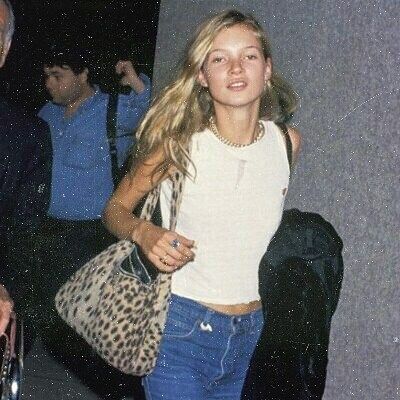 #katemoss #90s #paparazzi #fashion #style #outfit #casual #casualoutfit #beautiful ⚡ Kate Moss 90s Style, Moda Z Lat 90., Supermodel Style, Kate Moss 90s, Fashion Guys, Celebrity Airport Style, Kate Moss Style, Models Off Duty Style, Grace Jones