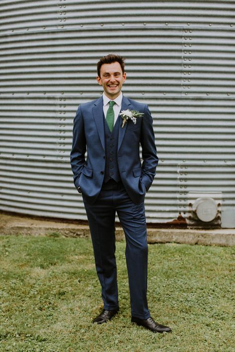 Groom Navy Suit Green Tie, Green Suit Blue Tie, Navy Blue Tux With Emerald Green Tie, Navy Suit Wedding Green Tie, Navy Blue Suit With Emerald Green Tie, Navy And Green Suit, Navy Blue Suit With Green Tie, Dark Blue Suit Green Tie, Dark Green Tie Outfit Men