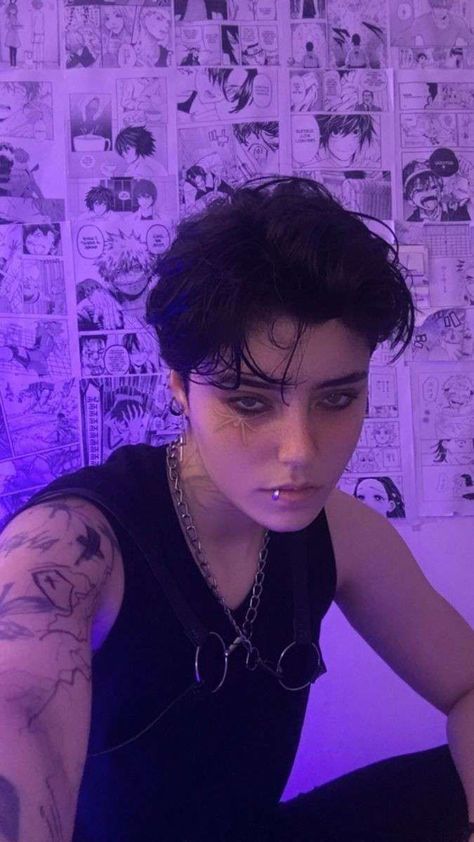 Butch Lesbian Haircut, Lesbian Hairstyles Short, Masc Lesbian Haircut, Tomboy Makeup, Gay Haircut, Masc Girls, Lesbian Hair, Lesbian Haircut, Masc Lesbian