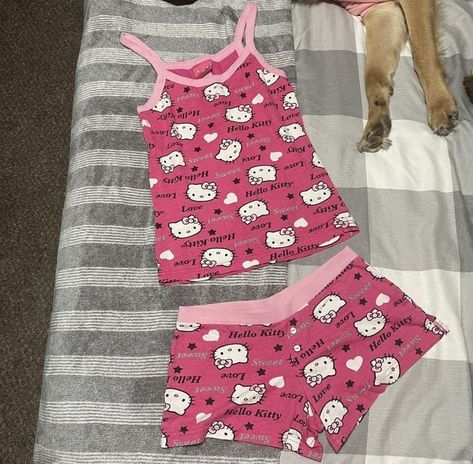 Y2k Pjs, Sanrio Clothes, Lying Game, Hello Kitty Dress, Kitty Clothes, Hello Kitty Clothes, 2000s Clothes, Cute Pajama Sets, Pink Hello Kitty