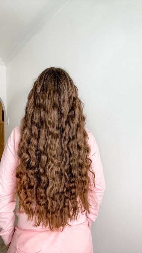 Heres a full routine on how to style your poofy hair Wavy Hair Routine, Poofy Hair, Curl Cream, Hair Routine, Hair Routines, Leave In, Wavy Hair, Moisturizer, Cream