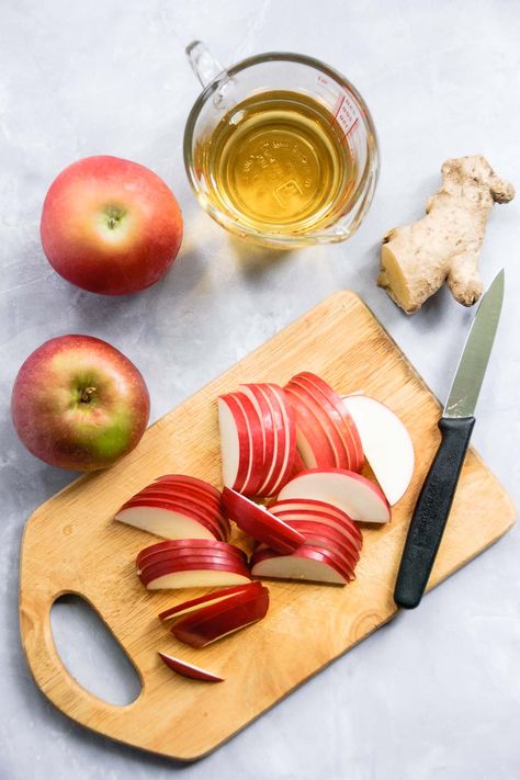 Apple Week, Thanksgiving Drinks, Spiced Apple Cider, Spiced Cider, Coffee Wallpaper, Beautiful Food Photography, Fall Drinks, Apple Orchard, Spiced Apples