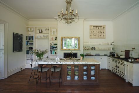 Kitchen With Center Table, Devol Kitchen Island, English Manor Kitchen, Downton Abbey Kitchen, Manor House Kitchen, Kitchen Devol, Devol Shaker Kitchen, Manor Kitchen, Georgian Kitchen