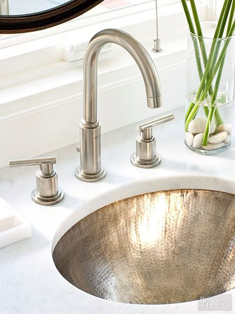 A hammered nickle bowl makes a statement against marble countertops on this sleek sink: http://www.bhg.com/bathroom/remodeling/planning/bath-details/?socsrc=bhgpin032815bowledover&page=9 Bathroom Sink Bowls, Diy Home Decor For Apartments, Bathroom Sink Design, Sink Decor, Diy Bathroom Remodel, Sink Design, Bad Design, Beautiful Bathrooms, Guest Bathroom