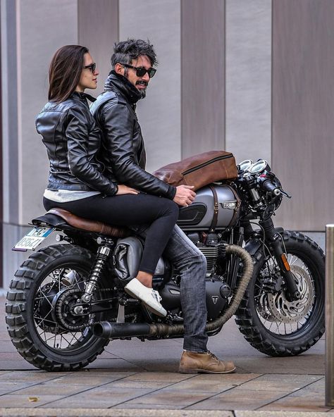 Triumph Scrambler Custom, Triumph Bonneville Scrambler, Scrambler Moto, Adventure Bike Motorcycles, Custom Bikes Cafe Racers, Motorcycle Ideas, Triumph Bikes, Scrambler Custom, Triumph Bobber