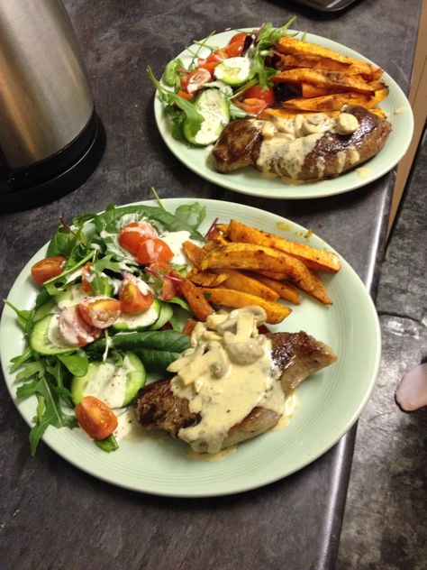 Steak And Chips Recipes, Salad With Chips, Steak And Salad, Venison Steaks, Steak And Chips, Chips Recipes, Venison Steak, Sweet Potato Chips, Chips Recipe