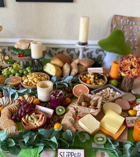 Second Breakfast Birthday Party, Hobbit Picnic Party, Lotr Bridal Shower Lord Of The Rings, Hobbit Snack Ideas, Middle Earth Birthday Party, Lotr Birthday Party Decorations, Hobbit Watch Party, The Shire Birthday Party, Hobbit 33rd Birthday