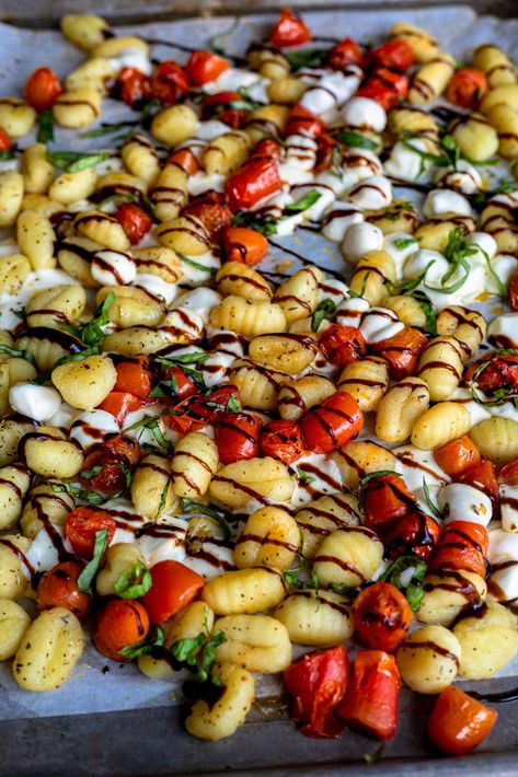 Gnocchi Veggie Sheet Pan, Caprese Gnocchi Recipes, Caprese Gnocchi, Gnocchi Sheet Pan, Sheet Pan Gnocchi, Gnocchi Bake, Mozzarella Pearls, Pan Cooking, Baked Gnocchi