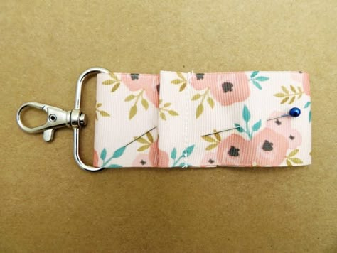 Ribbon Chapstick Holder Diy, Keyfob Diy, Cheer Competition Gifts, Faux Leather Projects, Competition Gifts, Make A Keychain, Little Sewing Projects, Diy Storage Rack, Fabric Sewing Patterns