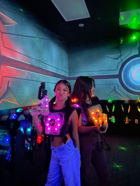 Friend Summer Aesthetic, Laser Tag Aesthetic, 2016 Summer Aesthetic, Fun Life Aesthetic, Fun Hangout Ideas, Summer Activities For Teenagers, Summer Things To Do With Friends, Summer Ideas For Teenagers, Friend Hangout Ideas