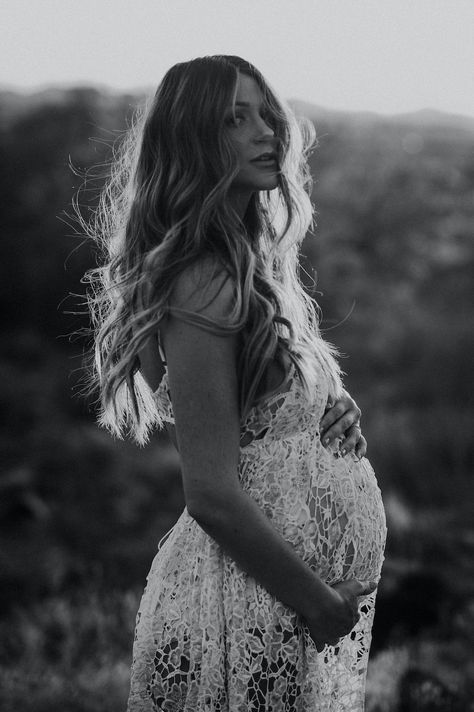 Maternity Photoshoot: Happy Due Date (and 4 weeks) to Soleil Happy Due Date, Brianna Anderson, Photo Bb, Maternity Photography Poses Outdoors, Outdoor Maternity Photos, Maternity Photo Outfits, Pregnancy Photos Couples, Maternity Photography Poses Pregnancy Pics, Maternity Photography Outdoors