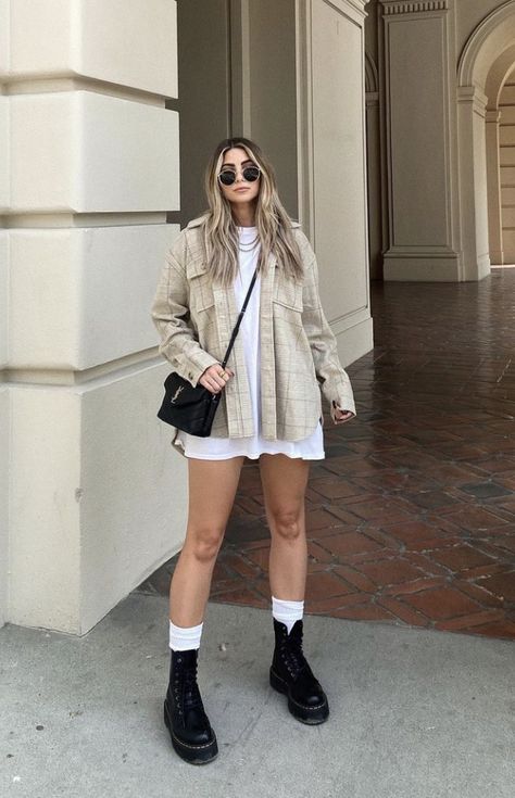 Outfit Botas Cortas, Outfit Medias Blancas, Botas Cortas Outfit, Black Boots Outfit Ankle, Outfit Combat Boots, Black Combat Boots Outfit, Platform Outfit, Combat Boot Outfits, Combat Boot Outfit