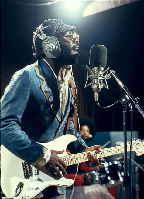 Curtis Mayfield Curtis Mayfield, Funk Bands, Old School Music, Soul Singers, Cool Jazz, R&b Soul, Soul Funk, Music Images, Jazz Musicians