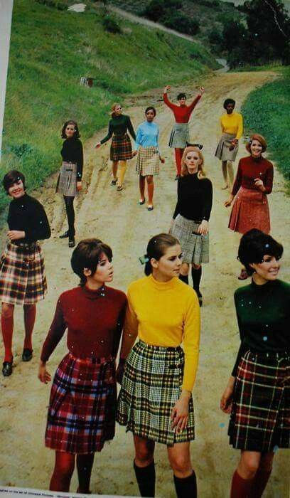 1960s Kilts, Sweaters and the required Knee Socks 1960s Outfit Ideas, 1960s Outfit, Jackie O Style, 1960s Outfits, 60s 70s Fashion, Fashion 1960s, Look Retro, Retro Mode, 1970s Fashion