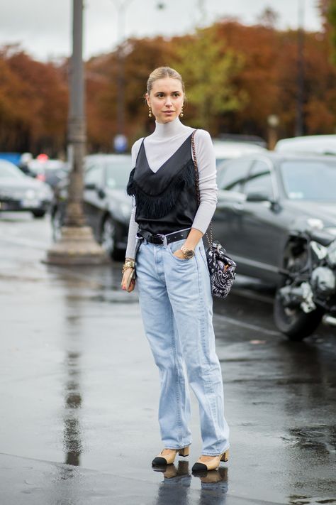 Tank Top Over Shirt, Street Style 2015, Turtleneck Under, High Wasted Jeans, 2015 Fashion Trends, Oufits Casual, Fashion Week 2015, Paris Fashion Week Street Style, Street Style Trends