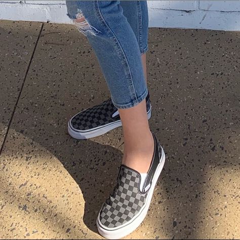 Gray Checkered Vans, Checkered Vans Outfit, Converse Haute, Vans Authentic Black, Cute Vans, Van Color, Vans Outfit, Checkered Vans, Vans Checkerboard