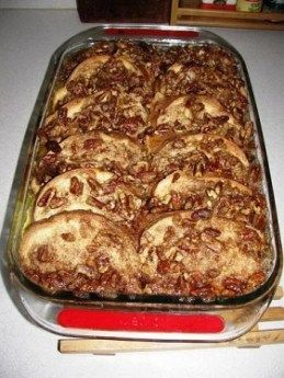 Praline French Toast Casserole, Praline French Toast, Pane Dolce, Paula Deen Recipes, Toast Casserole, Christmas Morning Breakfast, Pecan Pralines, French Toast Bake, French Toast Casserole