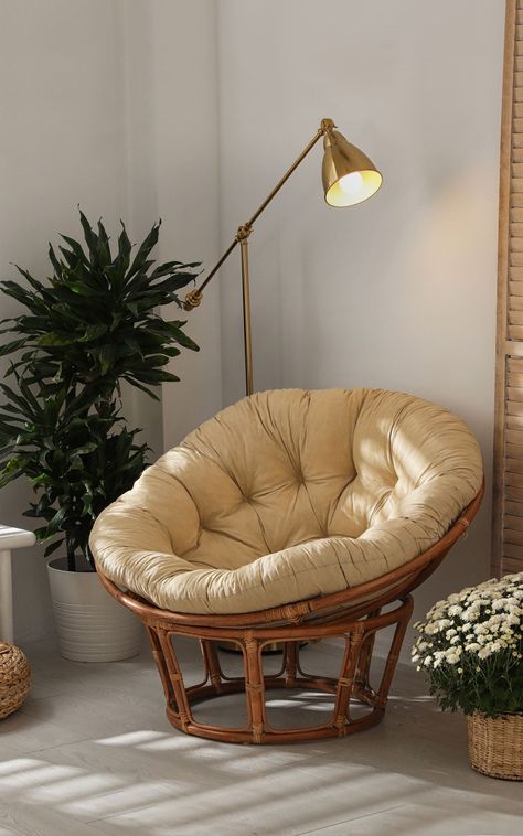 Saucer Chair Living Room, Papasan Chair Photoshoot, Aesthetic Accent Chair, Papasan Chair Decor, Papasan Chair Reading Nook, Papasan Chair Bedroom, Comfy Living Room Decor, Cozy Reading Chair, Center Table Living Room