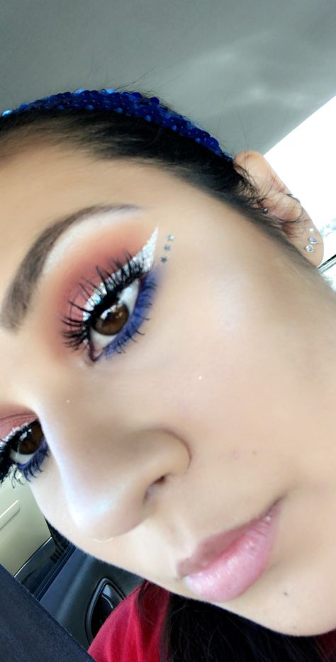 Easy Fourth Of July Makeup, Red White And Blue Makeup Looks, Red White And Blue Makeup Simple, 4 Of July Makeup, Easy 4th Of July Makeup, Memorial Day Makeup Looks, Red White Blue Eye Makeup, 4th Of July Eyeliner, American Flag Makeup