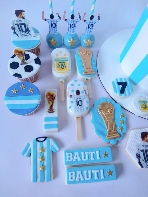 Messi Birthday, Soccer Party Decorations, Soccer Birthday Parties, Football Theme Party, Football Cake, Soccer Birthday, Messi Argentina, Messi And Ronaldo, Football Birthday