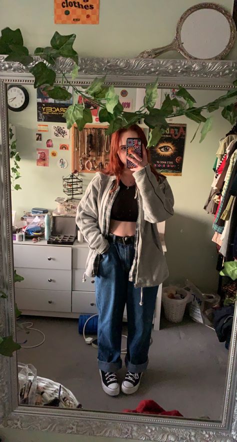 Folded Baggy Jeans Outfit, Baggy Jeans Outfit No Crop Top, Cuffed Baggy Jeans Outfit, Cuffed Baggy Jeans, Baggy Cuffed Jeans, Jeans Outfit 90s, Baggy 90s Skater, Skater Girl Outfits Aesthetic, Cuffed Jeans Outfit