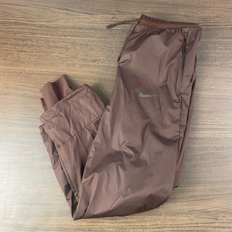 Brown sweatpants outfits