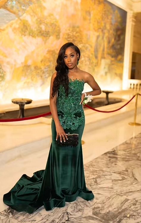 Prom Dresses 2024 Emerald Green, Dark Green Diamond Prom Dresses, Green And Gold Prom Dress Black Women, Luxury Green Mermaid Prom Dress, Green Prom Dresses Black Women, Glamorous Green Sequin Prom Dress, Forest Green Prom Dress, Emerald Prom Dress, Dc Outfits