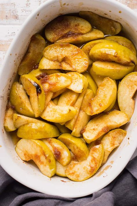 These Oven Baked Apple Slices are super easy and quick to make and delicious! Vegan, processed-sugar free and gluten-free, this clean recipe makes a simple but yummy dessert that tastes great at any time of the year. Sugar Free Baked Apples, Sugar Free Apple Recipes, Baked Apples Healthy, Simple Vegan Dessert, Oven Baked Apple, Baked Apple Slices, Healthy Apple Desserts, Fat Free Recipes, Apple Slice Recipe