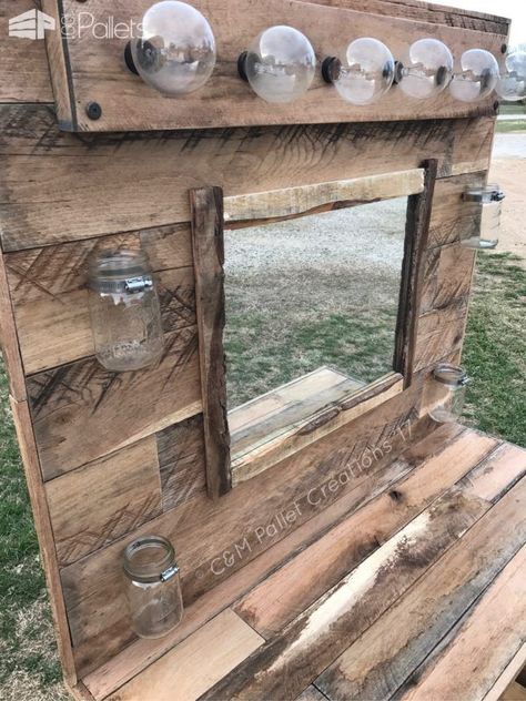 Rustic Lit Pallet Makeup Vanity Pallet Desks & Pallet Tables Pallet Makeup Vanity, Vanity Pallet, Pallet Vanity, Pallet Makeup, Pallet Desk, Western Bedroom Decor, Diy Makeup Vanity, Rustic Vanity, Diy Vanity