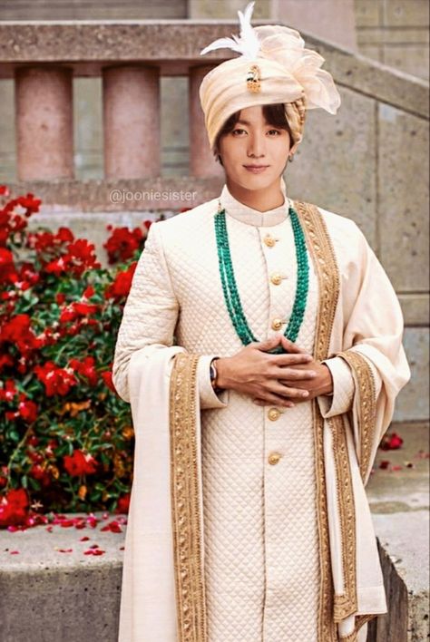 Jungkook Indian, Bts Foto, Bts Earrings, Bts Halloween, Jungkook Pics, Indian Suit, Indian Look, Bts Jungkook And V, Indian Groom