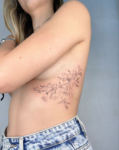 #bodyart #tattoo #art #tattoos #ink #inked #tattooartist #tattooed #tattooart #tattoolife #instatattoo #artist #piercing #inkedup #bodypaint #photooftheday Hip Tattoo Flower, Hip Flower Tattoo, Flower Tattoo On Ribs, Small Rib Tattoos, Rib Tattoos For Women, Small Girly Tattoos, Flower Tattoo Ideas, Ear Tattoo Ideas, Ribcage Tattoo