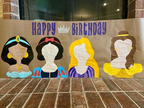 https://vestalcoshop.etsy.com/listing/1764024495 Princess Birthday Banner, Birthday Banners, Disney Day, Butcher Paper, Birthday Sign, Princess Birthday, Princess Party, 4th Birthday, Banners Signs