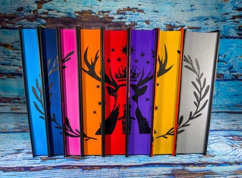 Throne of Glass box set by Sarah J. Maas with gorgeous stenciled & sprayed edges Book Sprayed Edges Stencil, Stenciled Book Edges, Book Edges, Dark Romance Books, Beautiful Books, Glass Box, Glass Boxes, Throne Of Glass, Sarah J Maas