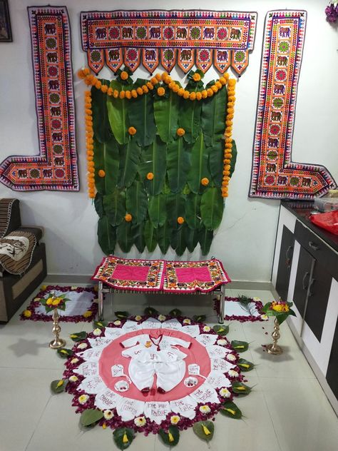 6thi Decoration Baby Boy, Chathi Clothes Baby Boy Decoration, Chatthi Ceremony Clothes, Chathi Decoration Godadi, Chhathi Decoration Ideas, Chhathi Decoration For Baby Girl, Baby Chatti Decorations, 6atthi Decoration, Chathi Decoration Ideas At Home