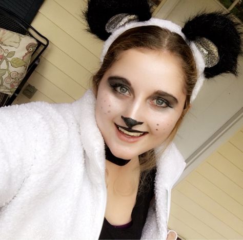 Panda Halloween Makeup Panda Bear Makeup Halloween, Cute Panda Makeup, Panda Eyes Makeup, Panda Makeup Cute, Panda Makeup Halloween, Panda Costume Diy, Panda Face Paint, Panda Halloween Costume, Panda Makeup