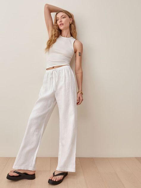 Capsule Wardrobe Checklist, Linen Pants Outfit, Black Linen Pants, Tie Waist Pants, Outfit Chic, Linen Pant, White Linen Pants, Effortless Outfit, Summer Capsule Wardrobe