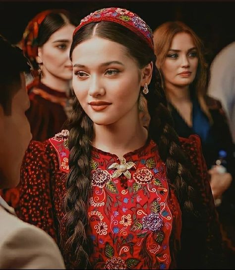 Turkmenistan Woman Traditional Dresses, Persian Traditional Dress, Turkmen Dress, Persian Women, Fashion Background, National Dress, Ancient Beauty, Historical Dresses, Traditional Dress