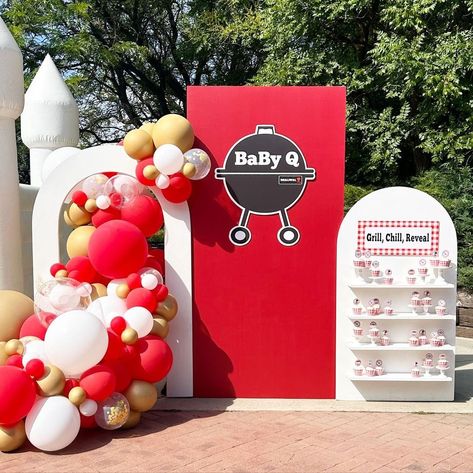 Baby Q Balloon Arch, Bbq Shower Ideas, Bbq Themed Baby Shower Ideas, Baby Q Shower Ideas Boy, Bbq Gender Reveal Ideas, Bbq Baby Shower Ideas, Baby Q Gender Reveal, Modern Bounce House, Oven Burgers