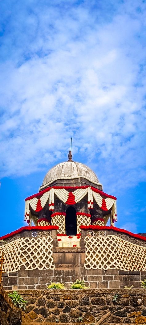 nikhiljadhavphotography Shivaji Maharaj Samadhi, Shivaji Maharaj Raigad, Raigad Fort, Chhatrapati Shivaji Maharaj, Shivaji Maharaj, Mobile Wallpaper, Taj Mahal, Fort, Louvre