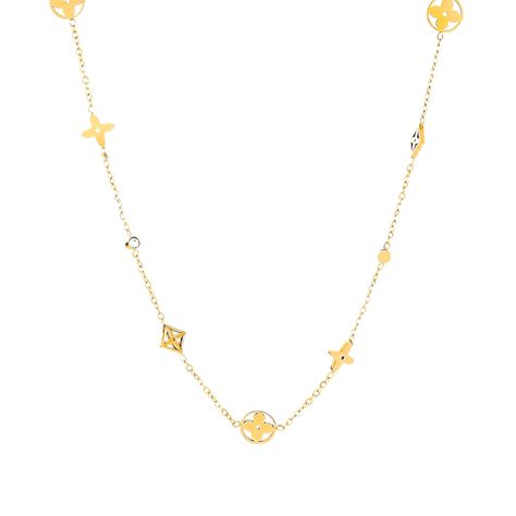 PRICES MAY VARY. Exquisite Design: The necklace features a delicate four leaf clover pendant that is plated with 18K gold and adorned with a sparkling zircon stone. Its simple yet elegant design makes it the perfect accessory to complement any outfit. High-Quality Material: Made with premium materials, this necklace is durable and long-lasting. The 18K gold plating ensures that it won't tarnish or fade over time, while the zircon stone adds a touch of luxury. Dainty and Lightweight: Measuring 16 Mom Friend, Four Leaf Clover Necklace, Clover Pendant, Chocker Necklace, Clover Necklace, Friends Mom, Necklace Dainty, Four Leaf, Leaf Clover