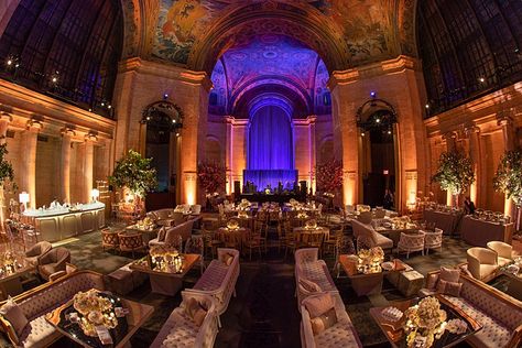 An Old New York Wedding at Cipriani 25 Broadway, New York City, USA #weddingreception #nycwedding Old New York Wedding, Broadway Wedding, Wedding Venues New York, Yakko Warner, Nikkah Wedding, Broadway New York, Amazing Wedding Venues, Wedding Mehendi, Theatre Wedding