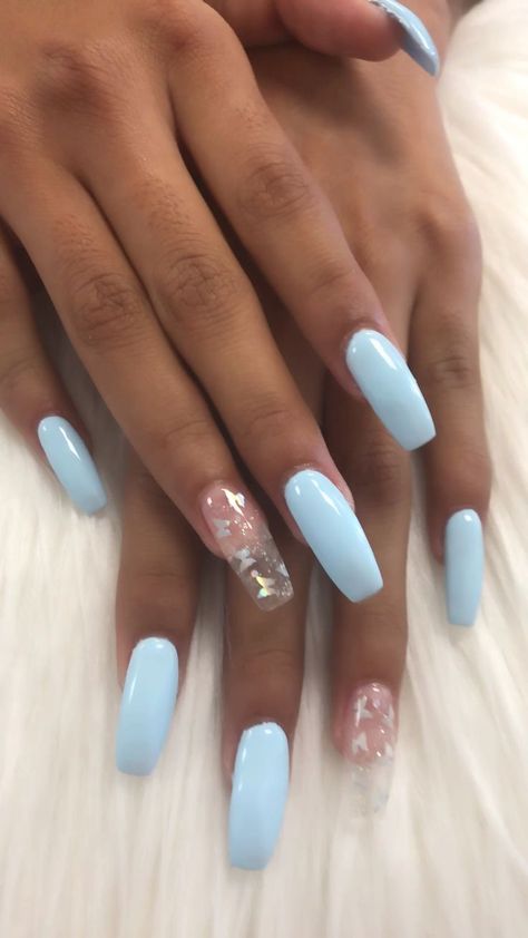 Short Nail Ideas Blue And White, Light Blue Nails For Prom, Sparkly Light Blue Nails, Pale Blue Nails With Design, Light Blue Spring Nails, Sky Blue Nail Ideas, Light Blue And Gold Nails, Dusty Blue Nails Acrylic, Light Blue And Silver Nails