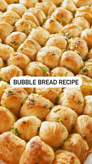 Delish on Instagram: "Who has the time to make a million garlic knots anyway?? Get the full bubble bread recipe at the link in our bio 🫧" Bubble Bread Recipe, Bread Knots, Bubble Bread, Garlic Knots, Party Food Buffet, Fall Dessert Recipes, Easy Family Dinners, Bread And Pastries, Buffet Food