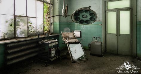 Scientist Photographs Historically-Rich Abandoned and Forgotten Spaces | PetaPixel Abandonment Issues, Mental Asylum, Mental Institution, Abandoned Asylums, Insane Asylum, Abandoned Hospital, Hospital Photos, Brain Surgery, Cozy Chair